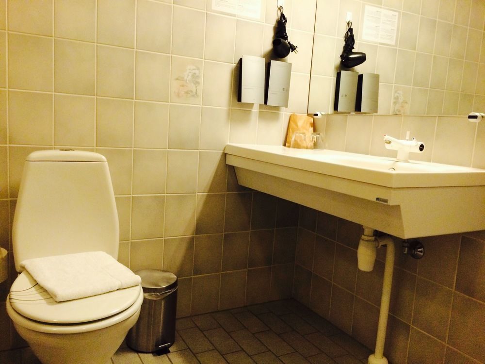 Hotel Gsh Рённе Экстерьер фото